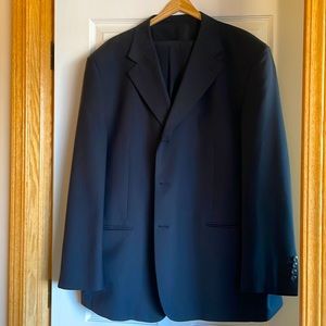 EUC Mens’s Bellissimo Black / Grey pinstripe suit. Jacket size 48, pants size 42